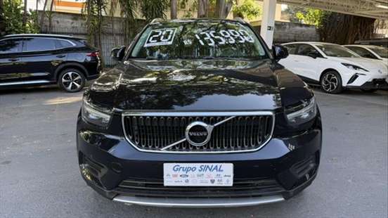 VOLVO-XC40-2019