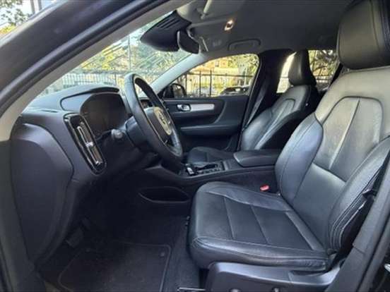 VOLVO-XC40-2.0 T4 GASOLINA MOMENTUM GEARTRONIC VOLVO-XC40-2019