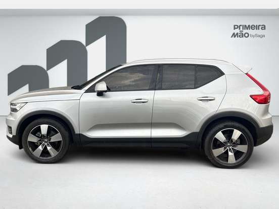 VOLVO-XC40-2019