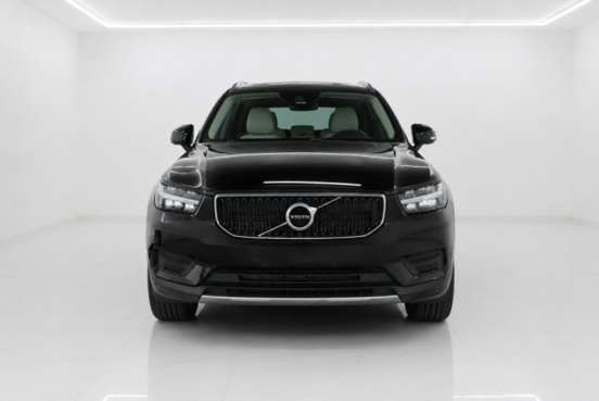 VOLVO-XC40-2018