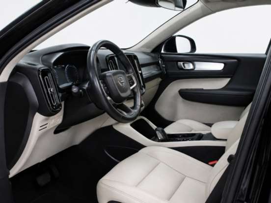 VOLVO-XC40-2.0 T5 GASOLINA MOMENTUM AWD GEARTRONIC VOLVO-XC40-2018
