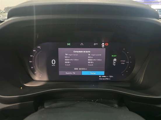 VOLVO-XC40-2021