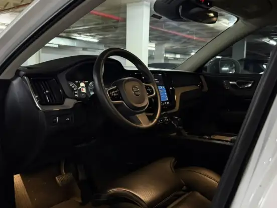 VOLVO-XC60-2.0 T5 GASOLINA INSCRIPTION AWD GEARTRONIC VOLVO-XC60-2018