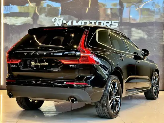 VOLVO-XC60-2.0 T5 GASOLINA MOMENTUM AWD GEARTRONIC VOLVO-XC60-2019