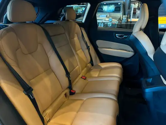 VOLVO-XC60-2.0 T5 GASOLINA MOMENTUM AWD GEARTRONIC VOLVO-XC60-2019