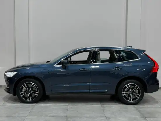 VOLVO-XC60-2.0 T8 HYBRID MOMENTUM AWD GEARTRONIC VOLVO-XC60-2020