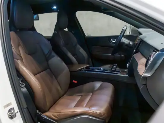 VOLVO-XC60-2.0 T8 HYBRID MOMENTUM AWD GEARTRONIC VOLVO-XC60-2021