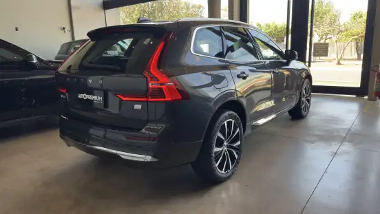 VOLVO-XC60-2022