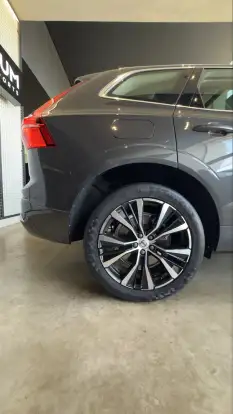 VOLVO-XC60-2022