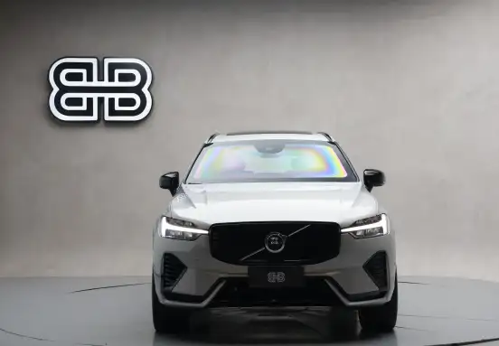 VOLVO-XC60-2022