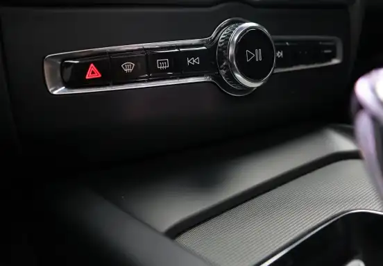 VOLVO-XC60-2022