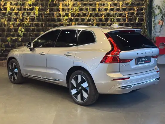 VOLVO-XC60-2024