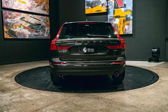 VOLVO-XC60-2.0 T5 GASOLINA MOMENTUM AWD GEARTRONIC VOLVO-XC60-2019