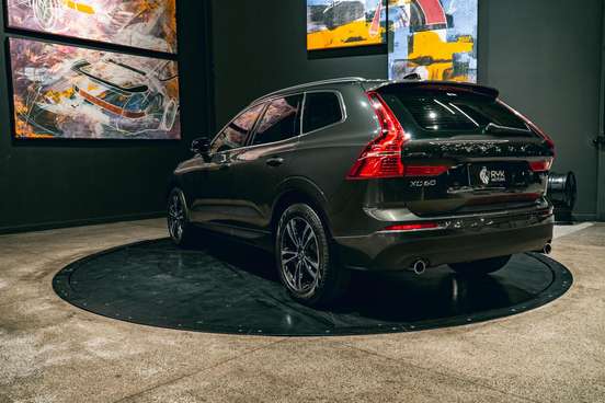 VOLVO-XC60-2019