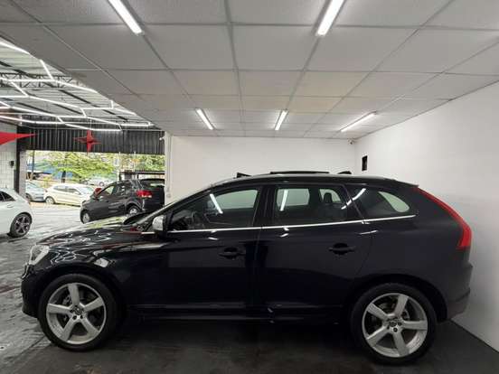VOLVO-XC60-2.0 T5 R DESIGN TURBO GASOLINA 4P AUTOMÁTICO VOLVO-XC60-2015
