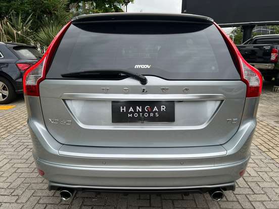 VOLVO-XC60-2.0 T5 R DESIGN TURBO GASOLINA 4P AUTOMÁTICO VOLVO-XC60-2014