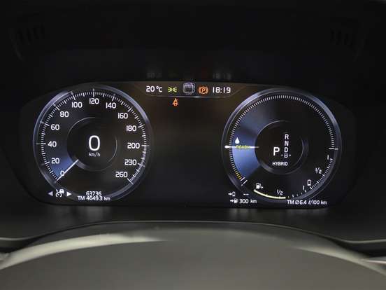 VOLVO-XC60-2021