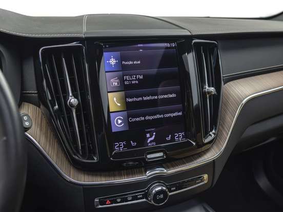 VOLVO-XC60-2021