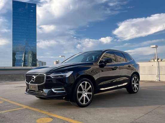VOLVO-XC60-2020