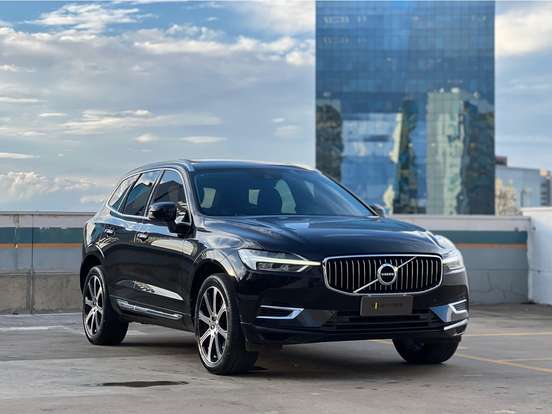 VOLVO-XC60-2020
