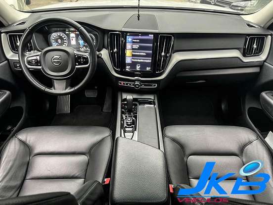 VOLVO-XC60-2021