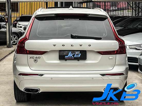 VOLVO-XC60-2021