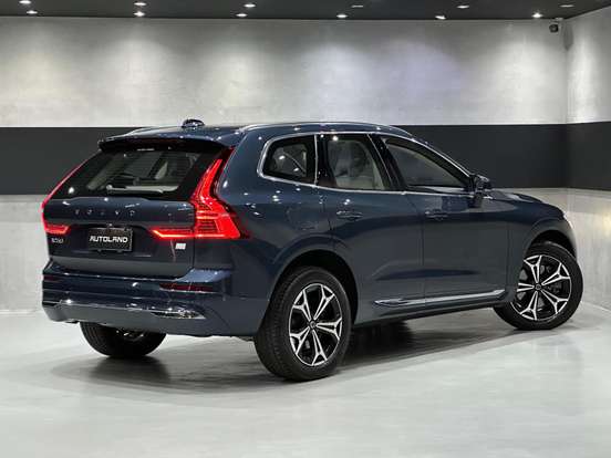 VOLVO-XC60-2021