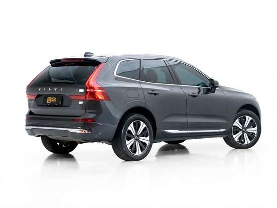 VOLVO-XC60-2023