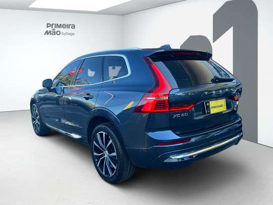 VOLVO-XC60-2022