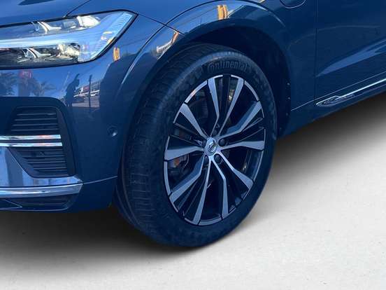 VOLVO-XC60-2022