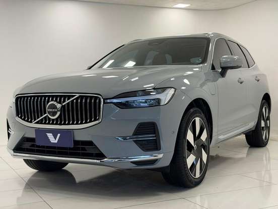 VOLVO-XC60-2023