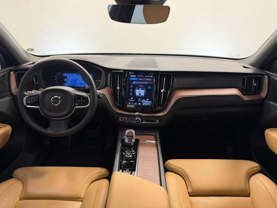 VOLVO-XC60-2023