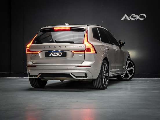 VOLVO-XC60-2023