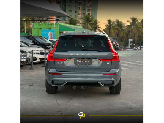 VOLVO-XC60-2023