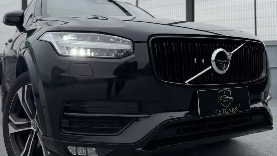 VOLVO-XC90-2018
