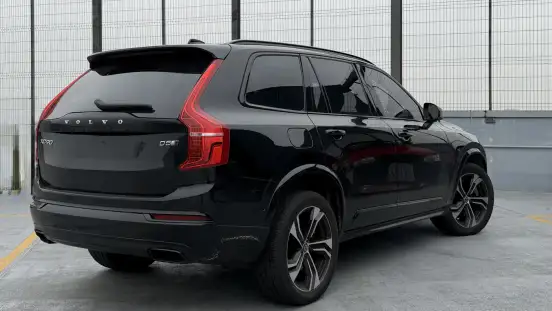 VOLVO-XC90-2018