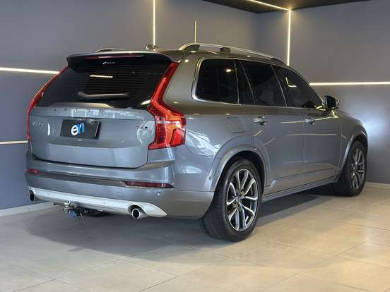 VOLVO-XC90-2019