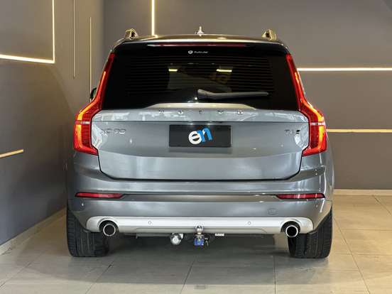 VOLVO-XC90-2019