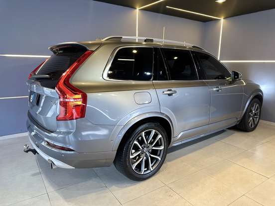 VOLVO-XC90-2019