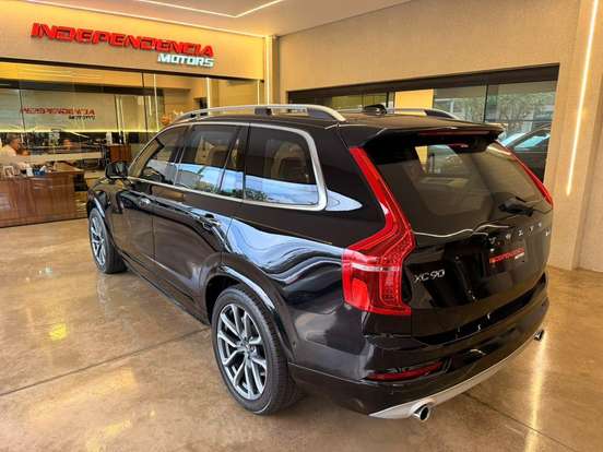 VOLVO-XC90-2017