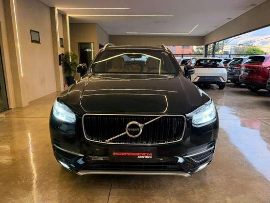 VOLVO-XC90-2017