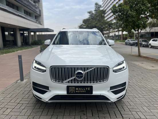 VOLVO-XC90-2018