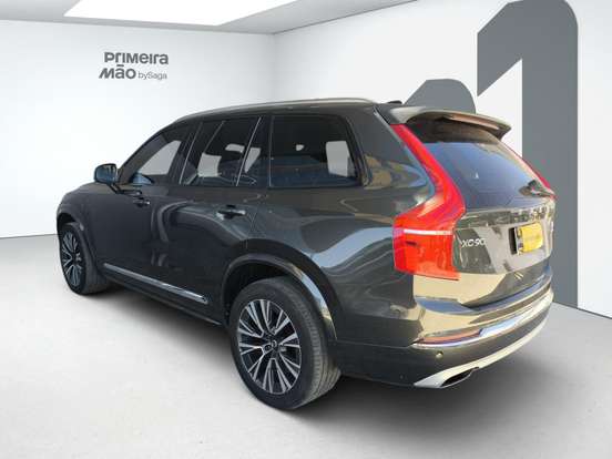 VOLVO-XC90-2021