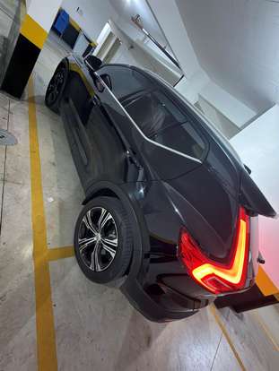 VOLVO-XC40-2021