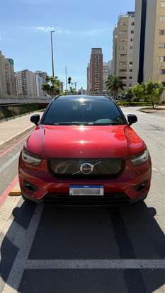 VOLVO-XC40-2022