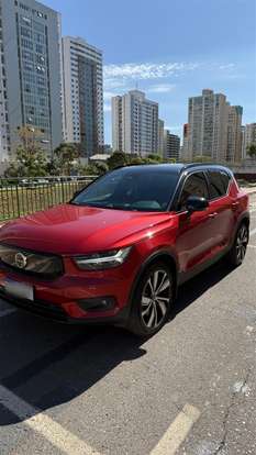 VOLVO-XC40-2022