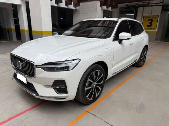 VOLVO-XC60-2022