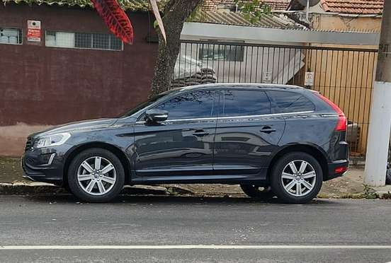 VOLVO-XC60-2016