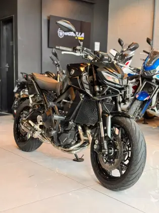 YAMAHA MT-09 