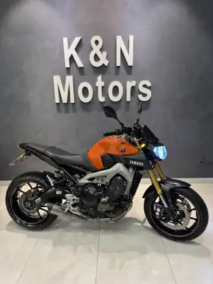 YAMAHA-MT-09-2015